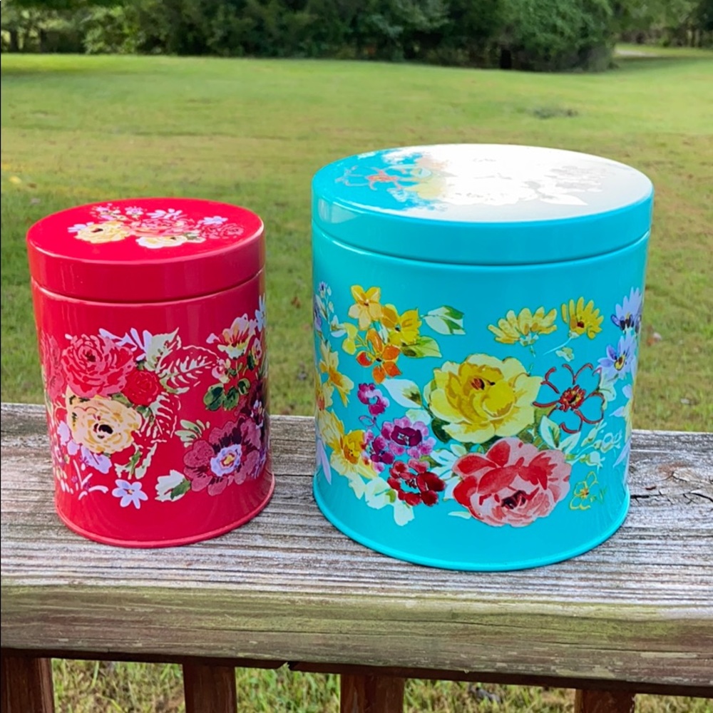 The Pioneer Woman canisters